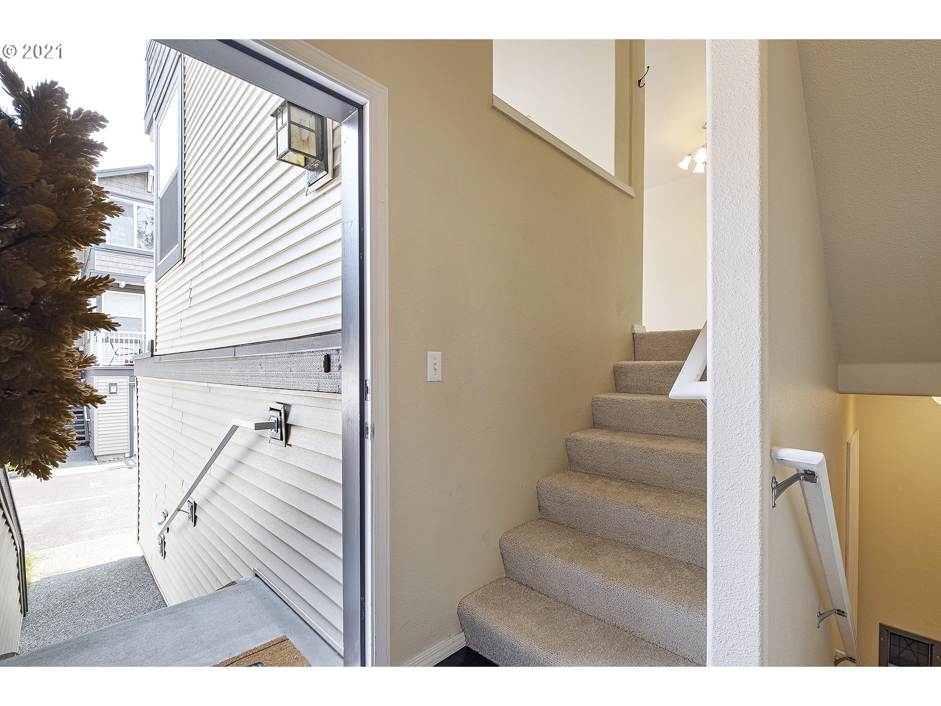 13950 Southwest Scholls Ferry Road, Unit 103 Beaverton, OR 97007 - Photo 3 of 26 Gallery Image 3