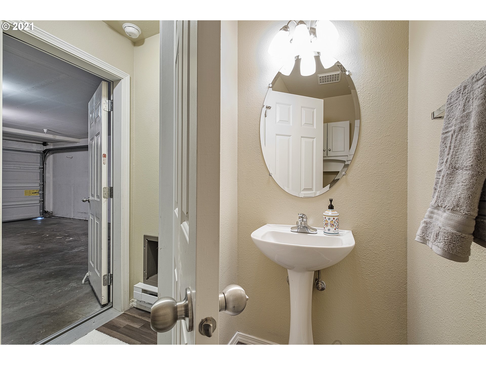 13950 Southwest Scholls Ferry Road, Unit 103 Beaverton, OR 97007 - Photo 21 of 26 Gallery Image 21