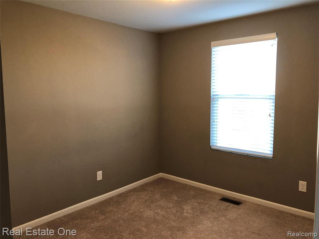 2908 Glenbar Circle, Unit 92 Rochester, MI 48307 - Photo 13 of 16