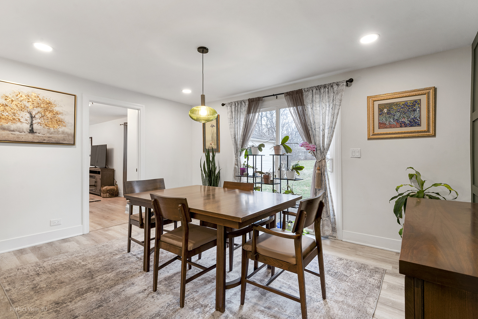 128 South Villa Avenue Addison, IL 60101 - Photo 6 of 27 a view of a dining room with furniture