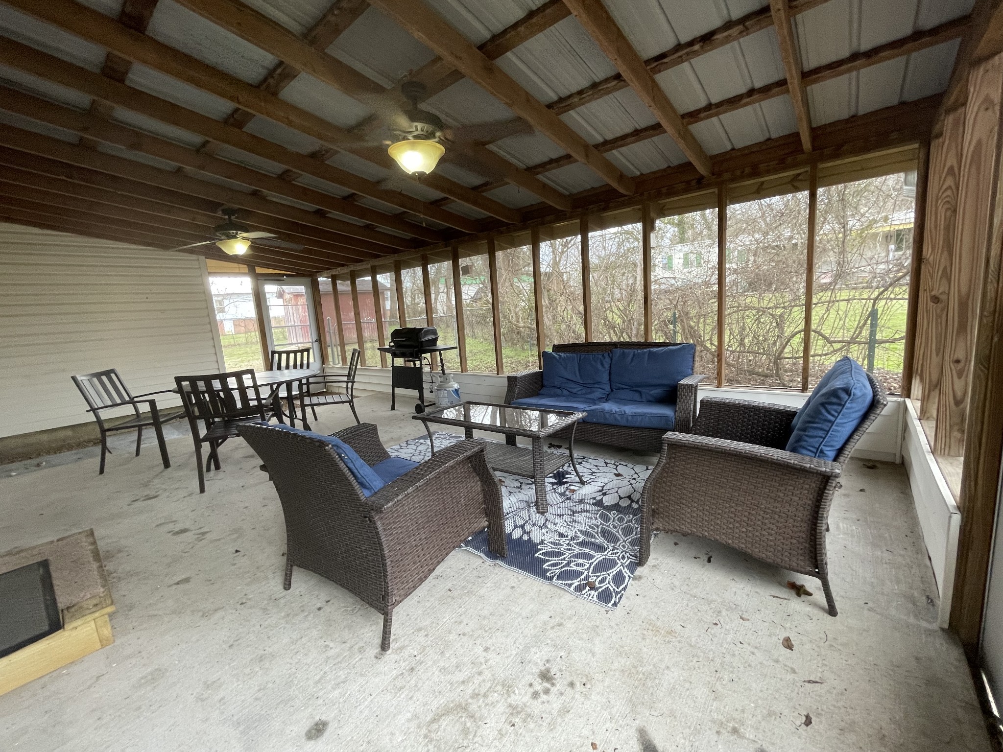 202 Shasteen Street Estill Springs, TN 37330 - Photo 33 of 35 a living room with furniture and a large window