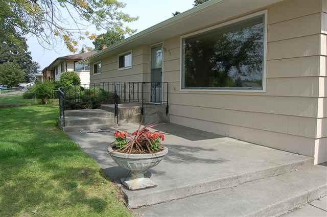 902 North Woodward Road Spokane Valley, WA 99206 - Photo 2 of 9 Gallery Image 2