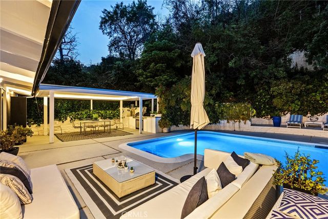 $2,299,000 | 3839 Davana Road, Sherman Oaks, CA 91423