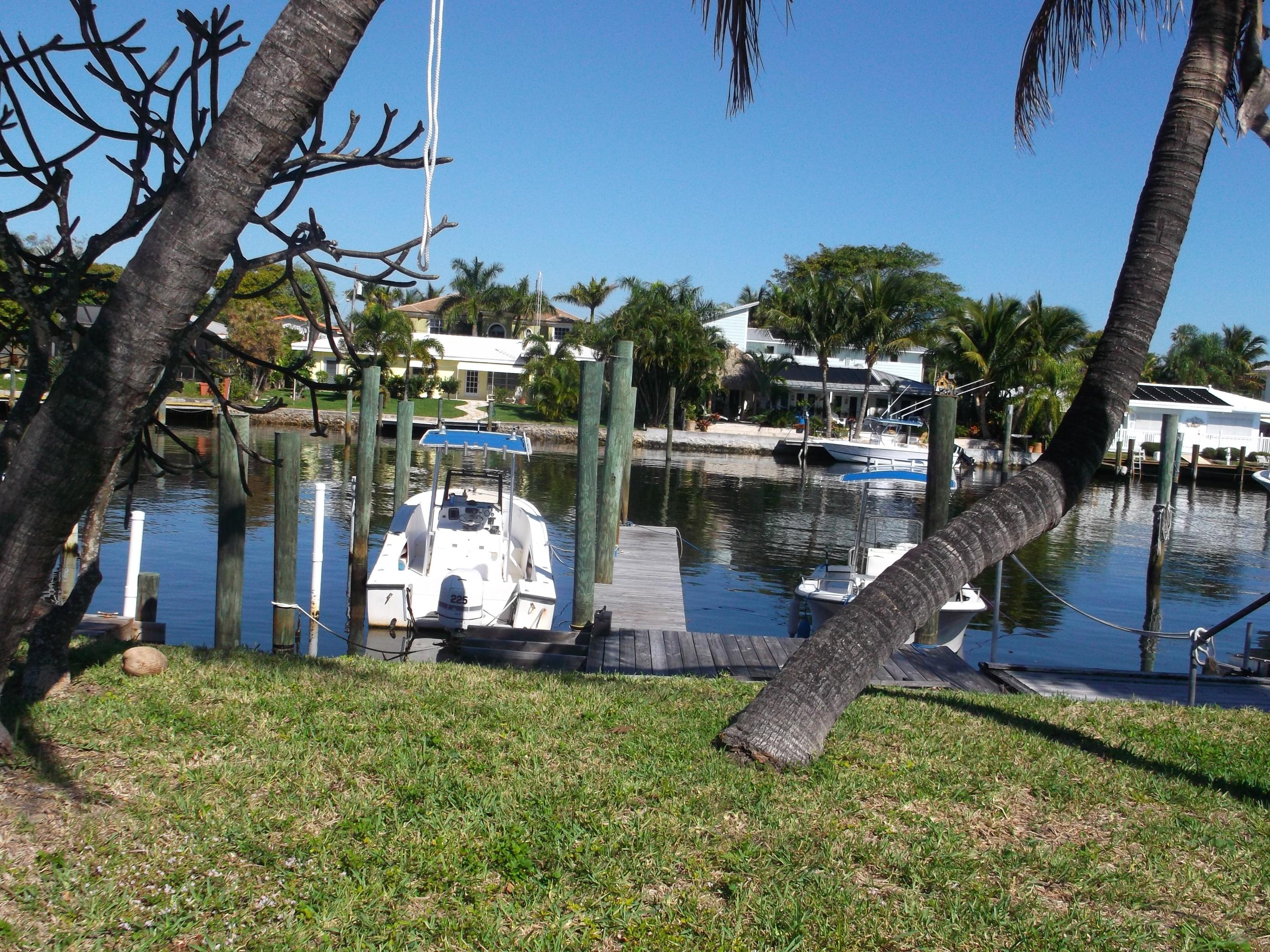 647 S Road Boynton Beach, FL 33435 - Photo 2 of 20 DSCF0739