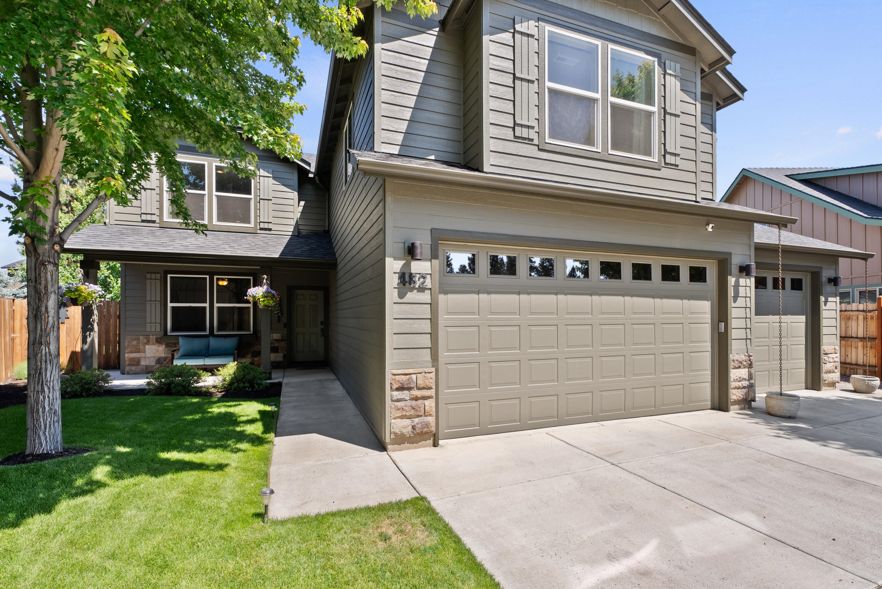482 North Village Meadows Road Sisters, OR 97759 - Photo 2 of 34 25-print-Riley Visuals-25