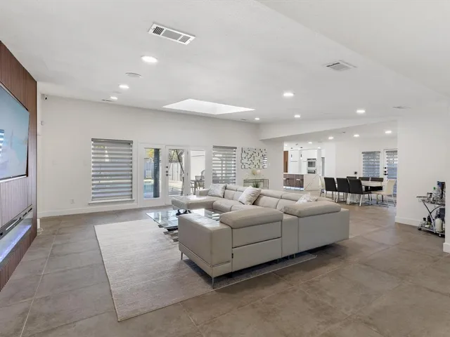 $7,500 | 16825 Park Hill Drive, Dallas, TX 75248