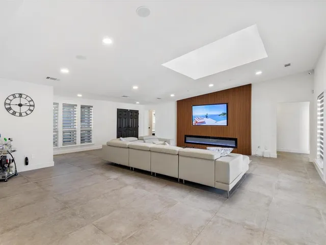 $7,500 | 16825 Park Hill Drive, Dallas, TX 75248