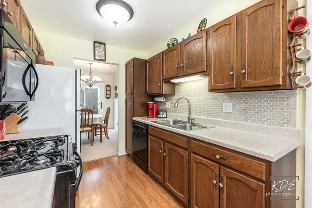 $450,000 | 333 Pearson Circle, Naperville, IL 60563