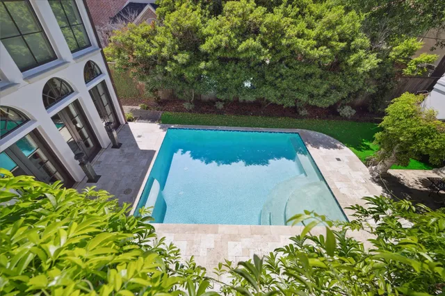 a view of an outdoor space