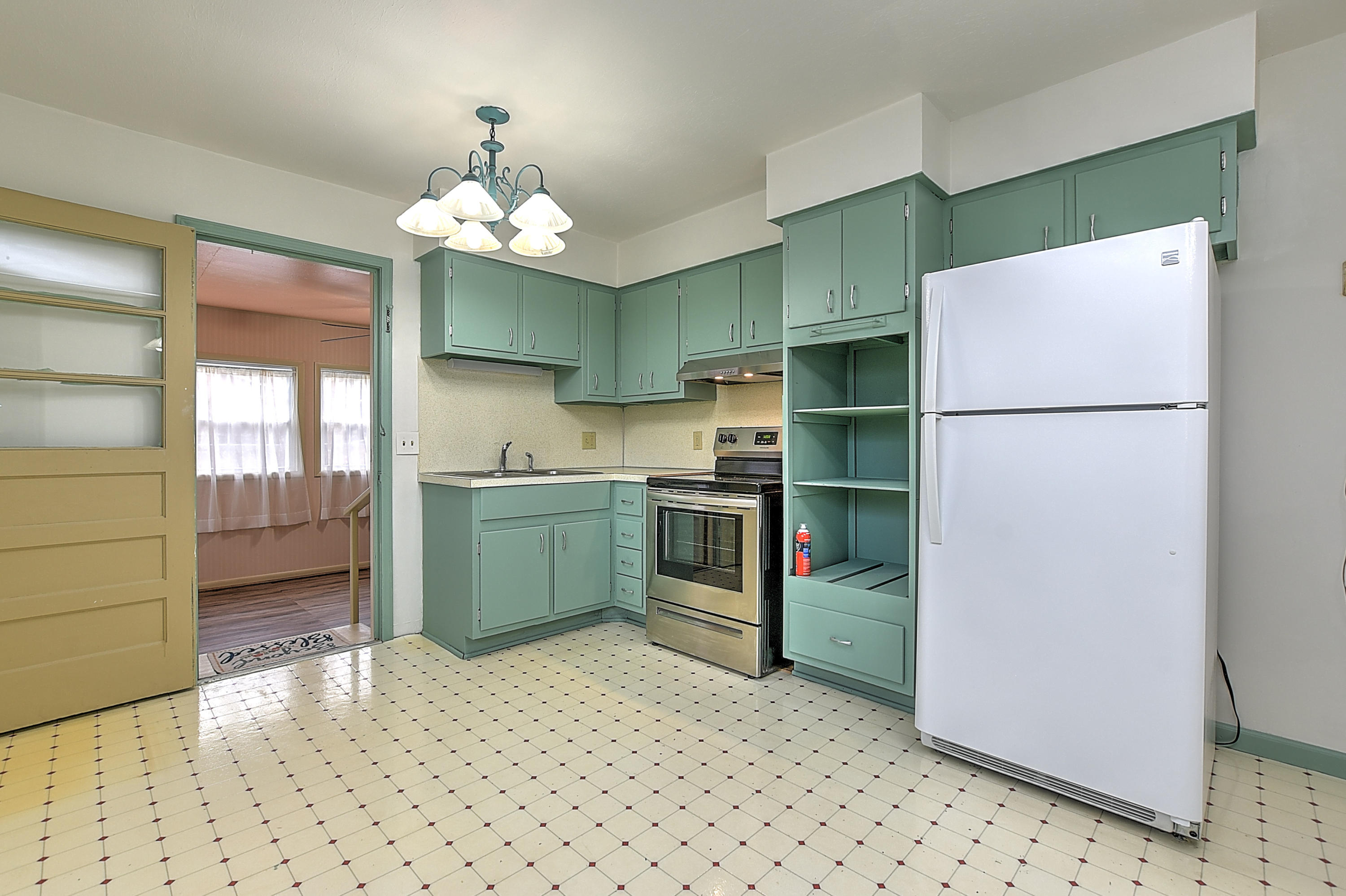 453 Merman Road Kingsport, TN 37663 - Photo 10 of 40 Merman_-22