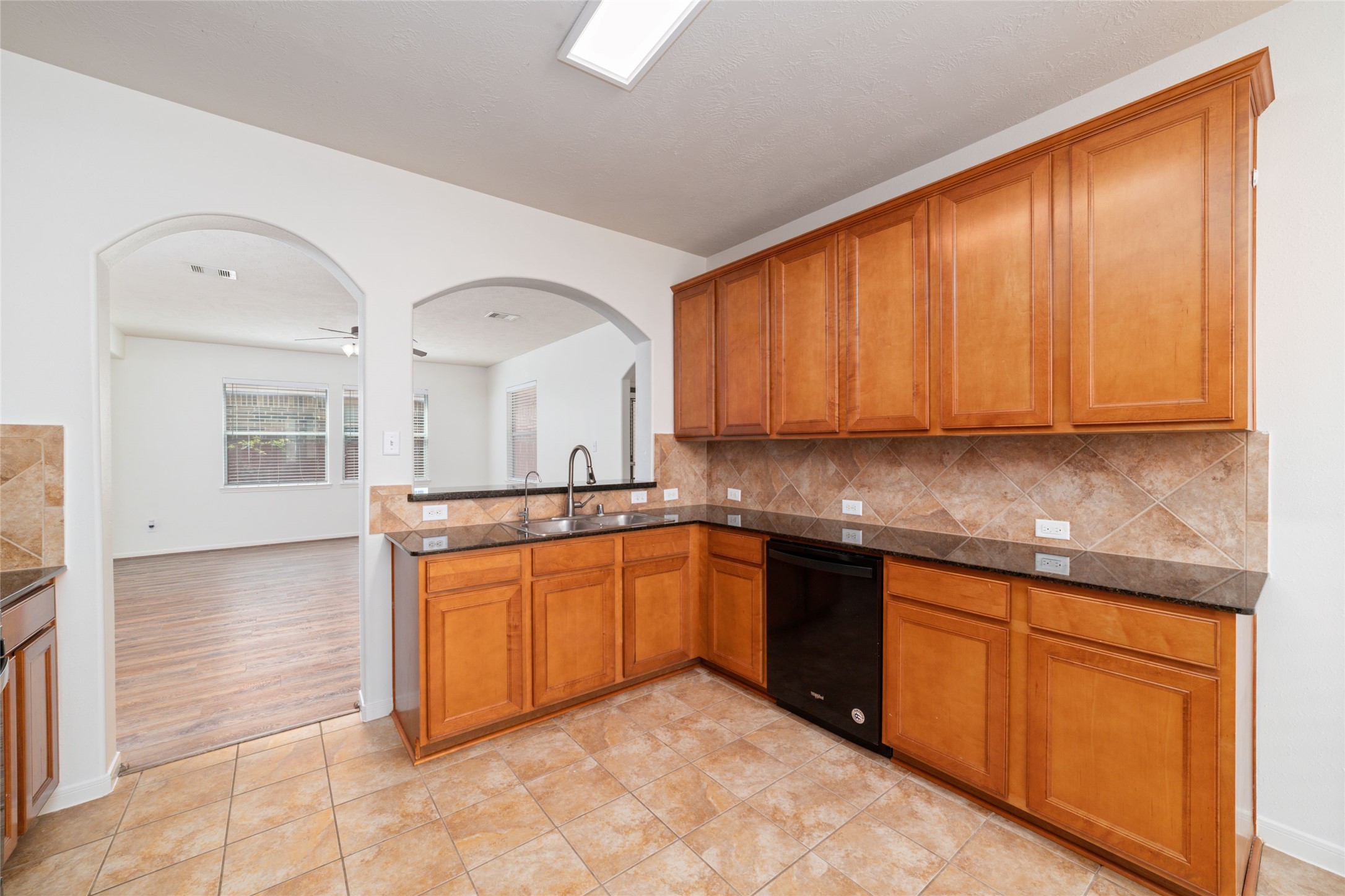 8914 Parlin Ridge Drive Houston, TX 77040 - Photo 10 of 29 Gallery Image 10