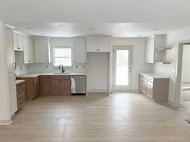 $375,000 | 626 Northwest Village Drive, Lee's Summit, MO 64063