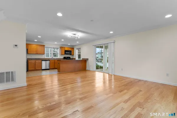 $3,100 | 15 West Main Street, Unit I101, Norwalk, CT 06851