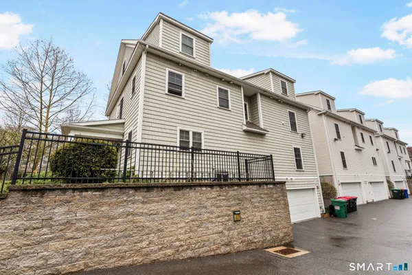 $3,100 | 15 West Main Street, Unit I101, Norwalk, CT 06851