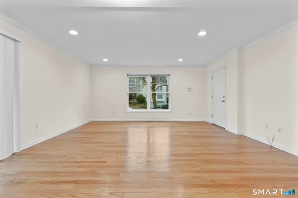 $3,100 | 15 West Main Street, Unit I101, Norwalk, CT 06851