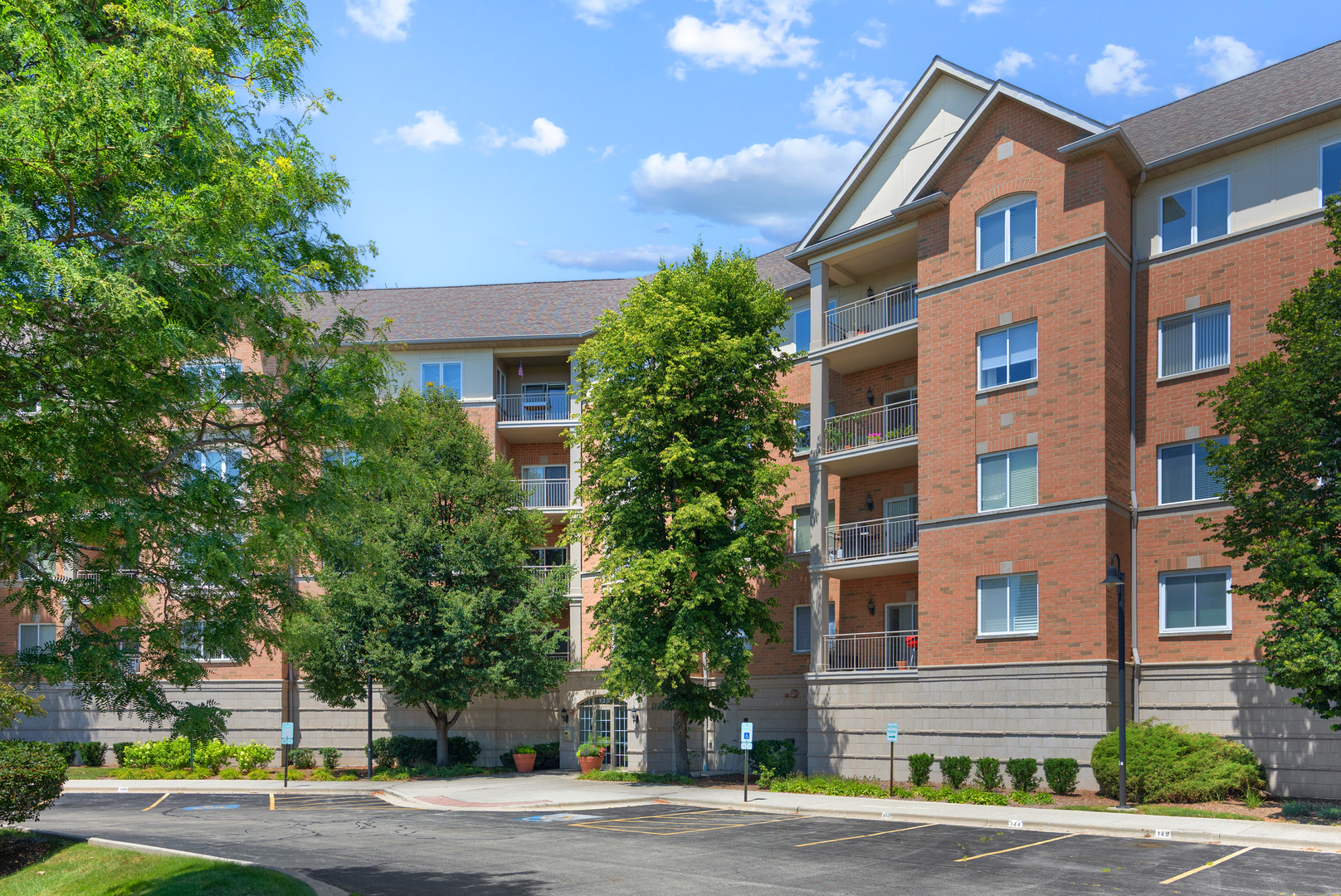 125 North Buffalo Grove Road, Unit 213 Buffalo Grove, IL 60089 - Photo 23 of 27