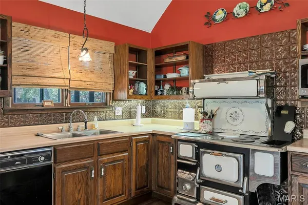 $692,000 | 130 Rolling Hills Drive, Washington, MO 63090