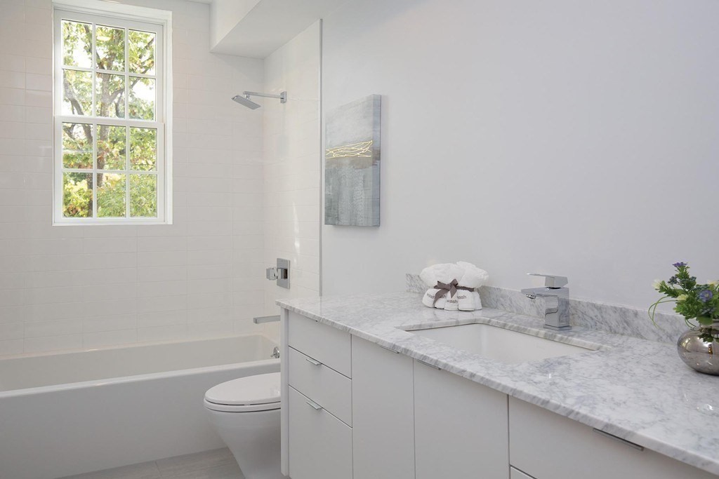 1248 Beacon Street, Unit 2 Brookline, MA 02446 - Photo 13 of 14