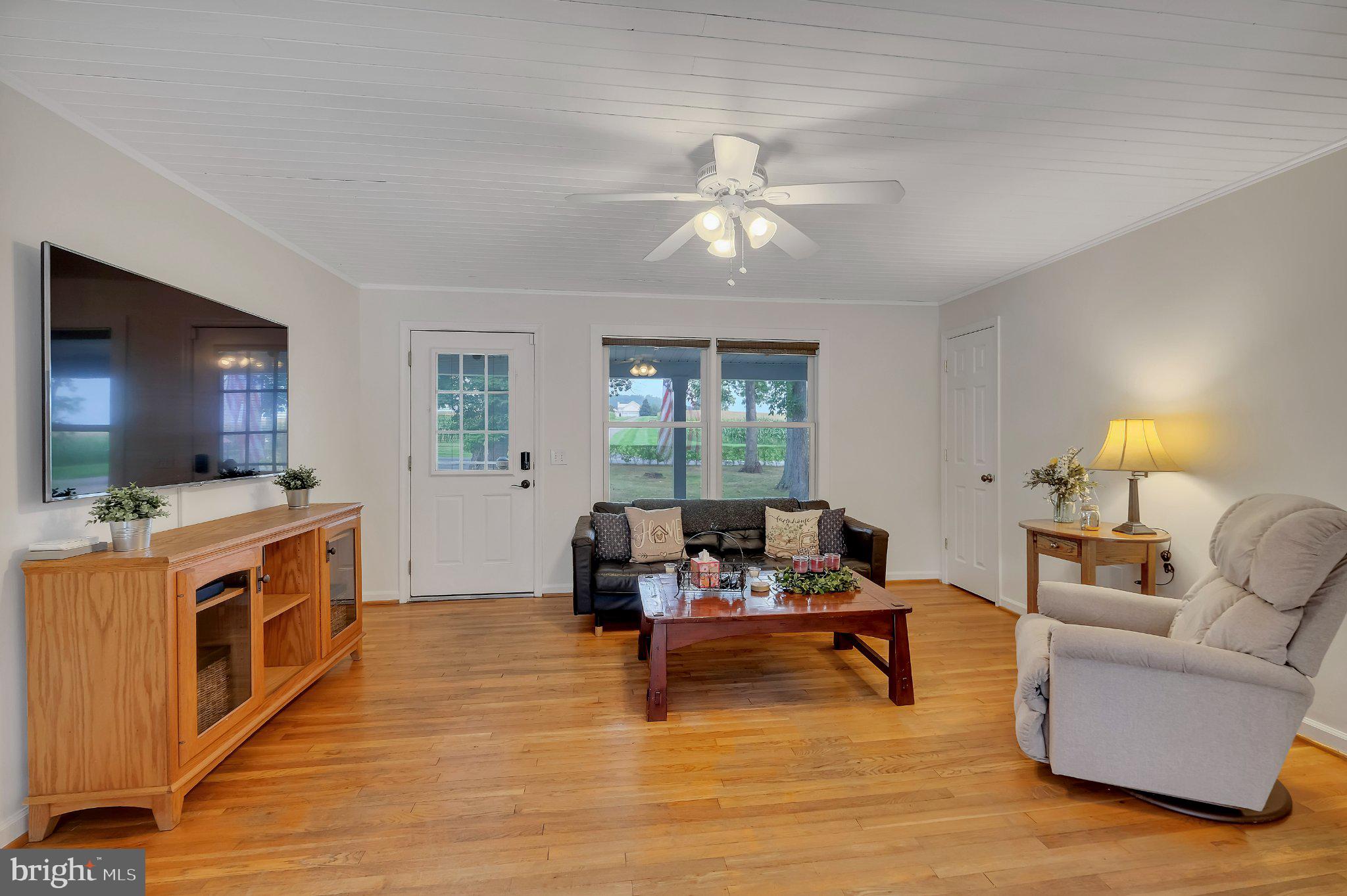36541 Allder School Road Purcellville, VA 20132 - Photo 30 of 61 Living Room