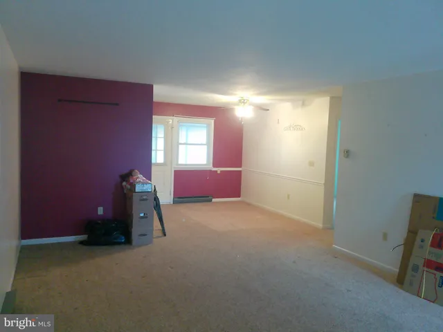 a view of empty room with window