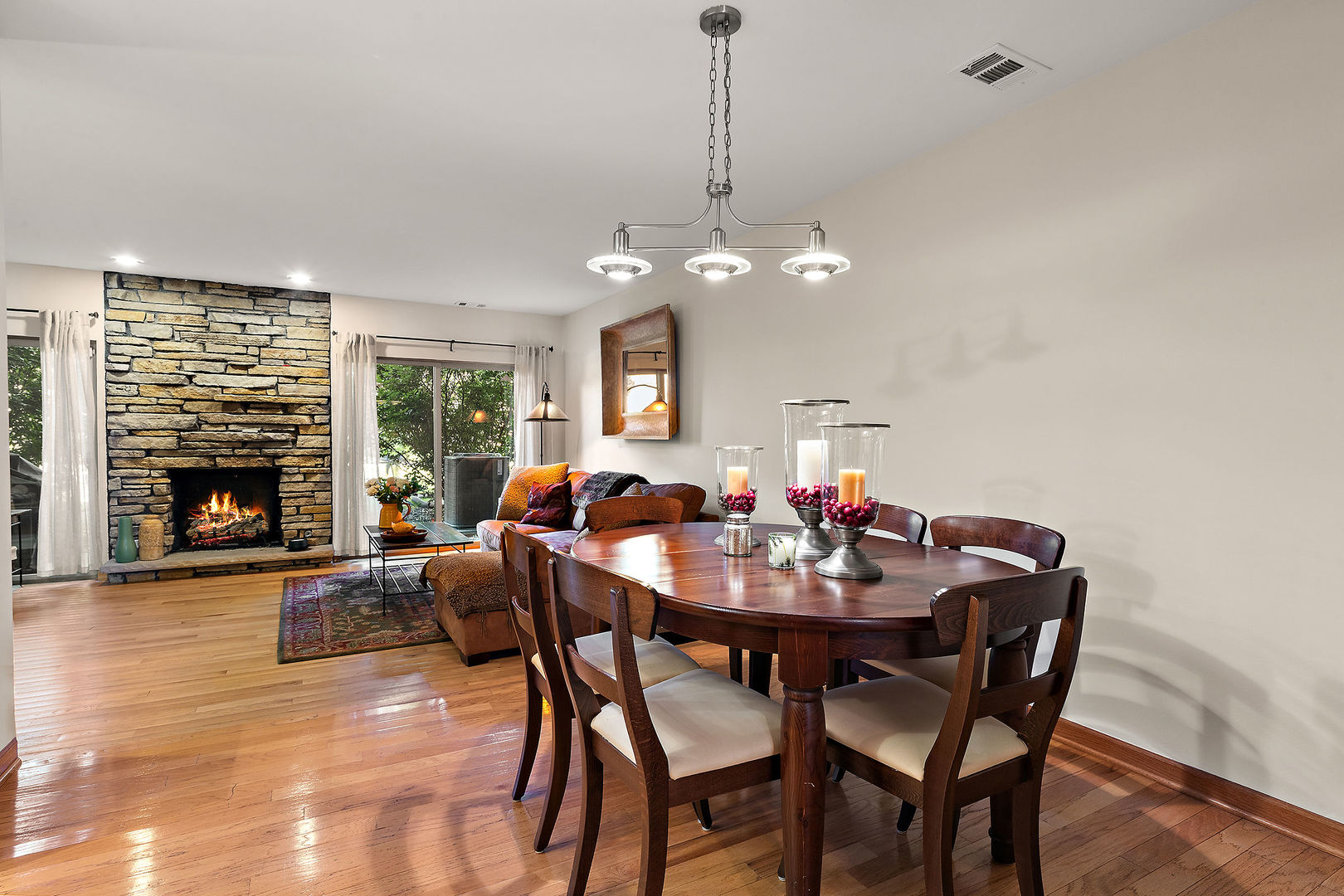 428 South Dee Road Park Ridge, IL 60068 - Photo 4 of 19 Gallery Image 4