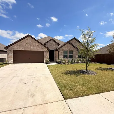 $2,595 | 1332 Honey Creek Drive, DeSoto, TX 75115