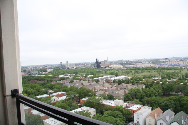 1255 South State Street, Unit 1502 Chicago, IL 60605 - Photo 14 of 15