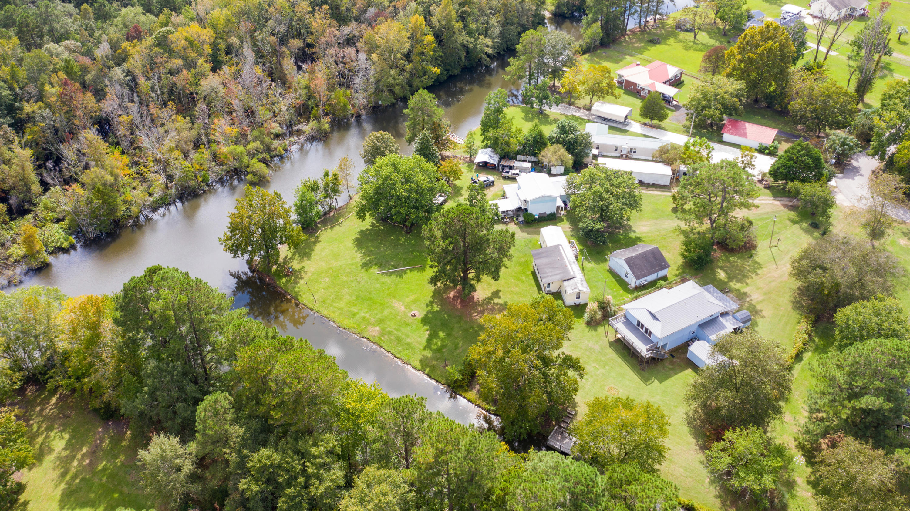 1303 Hudson Road Summerton, SC 29148 - Photo 1 of 23 11