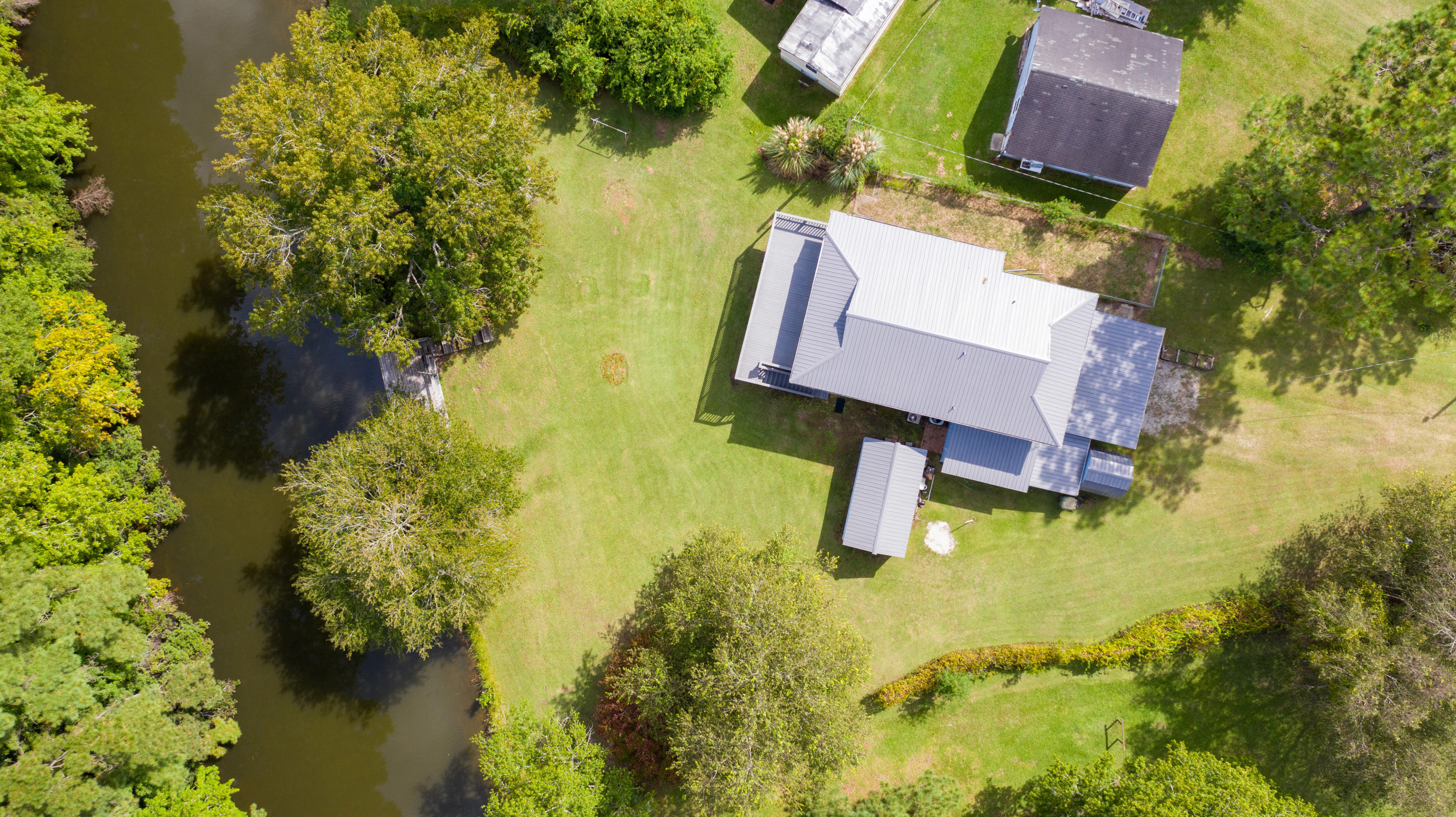 1303 Hudson Road Summerton, SC 29148 - Photo 3 of 23 16