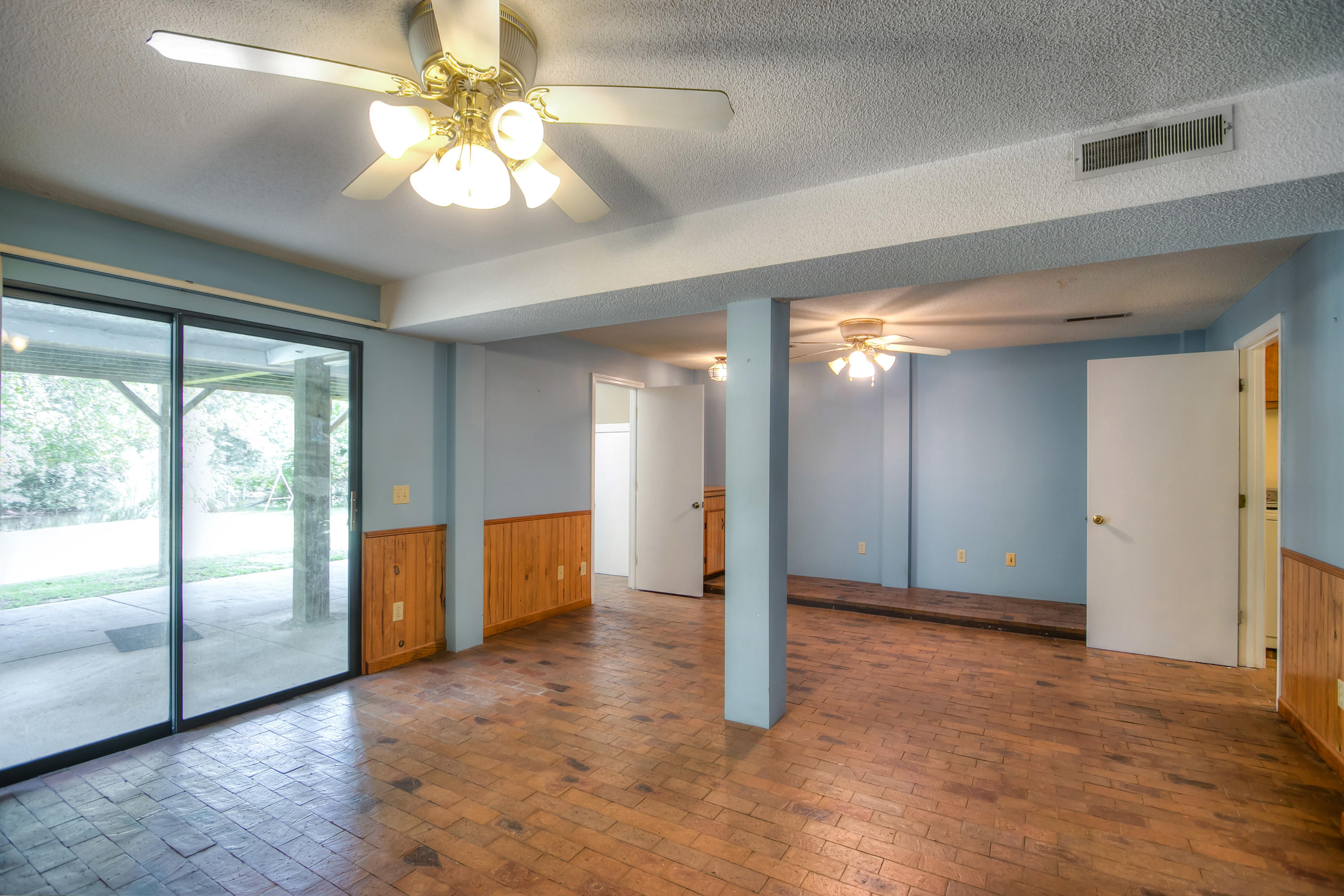 1303 Hudson Road Summerton, SC 29148 - Photo 5 of 23 39