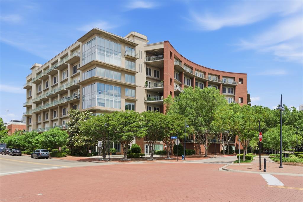 5055 Addison Circle, Unit 713 Addison, TX 75001 - Photo 32 of 40 a front view of a building