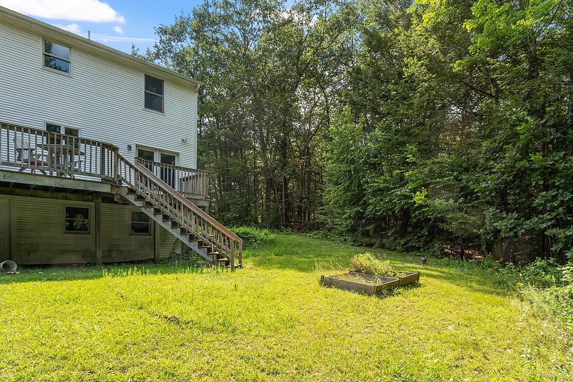 948 Center Road, Unit B Lyndeborough, NH 03082 - Photo 17 of 27