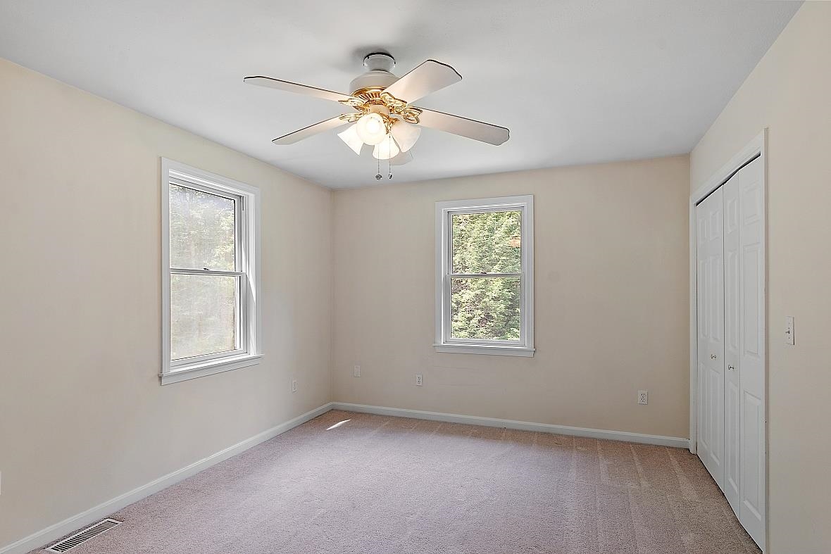948 Center Road, Unit B Lyndeborough, NH 03082 - Photo 3 of 27