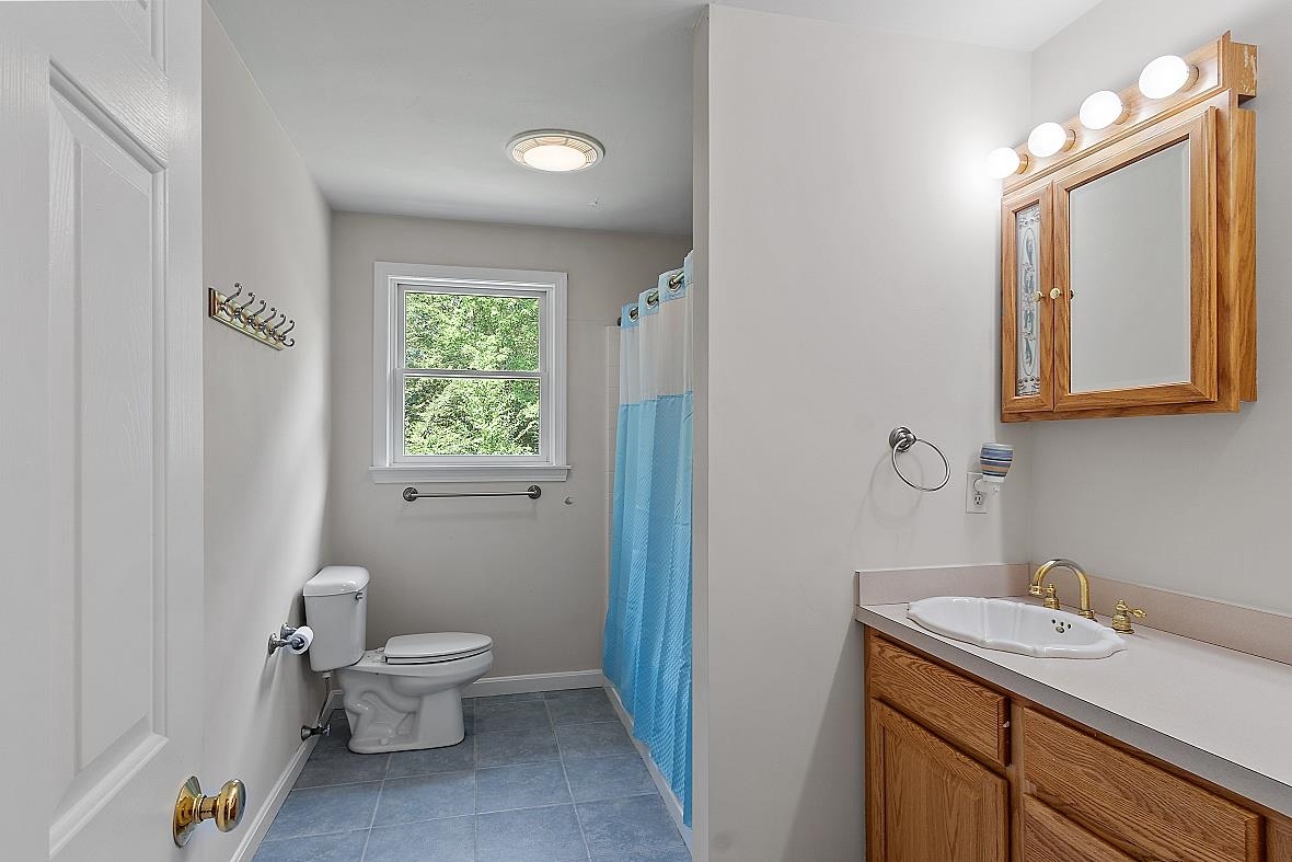 948 Center Road, Unit B Lyndeborough, NH 03082 - Photo 8 of 27