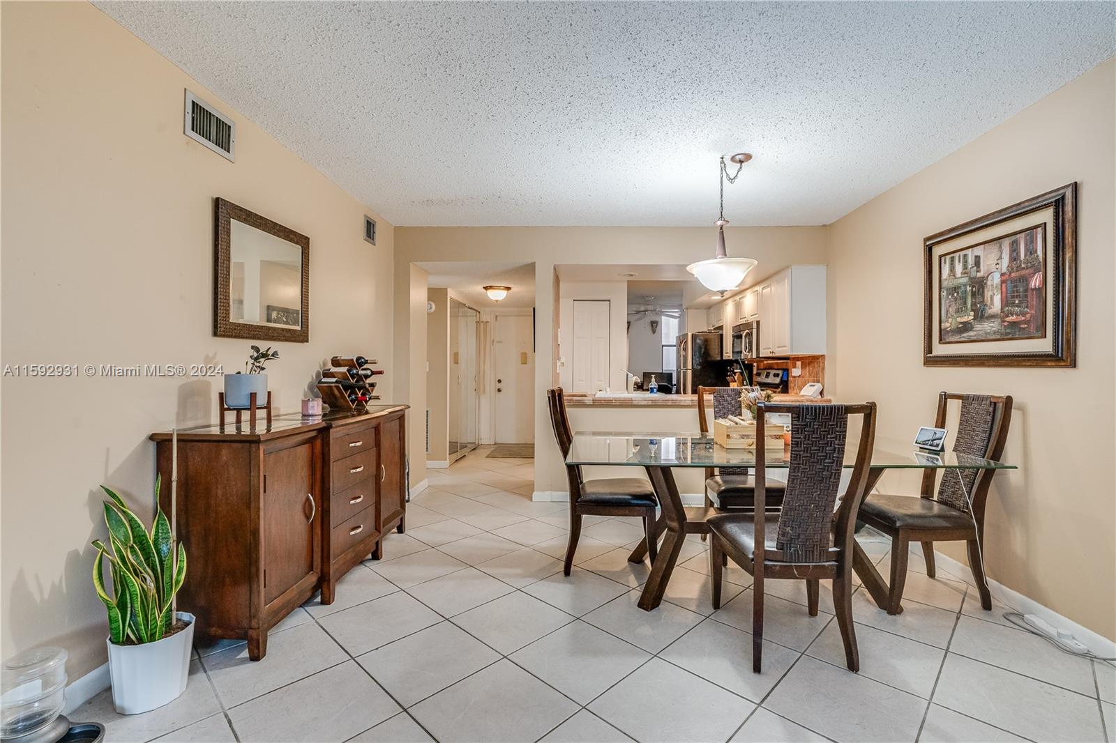 6800 Cypress Road, Unit 412 Plantation, FL 33317 - Photo 1 of 25 Gallery Image 1