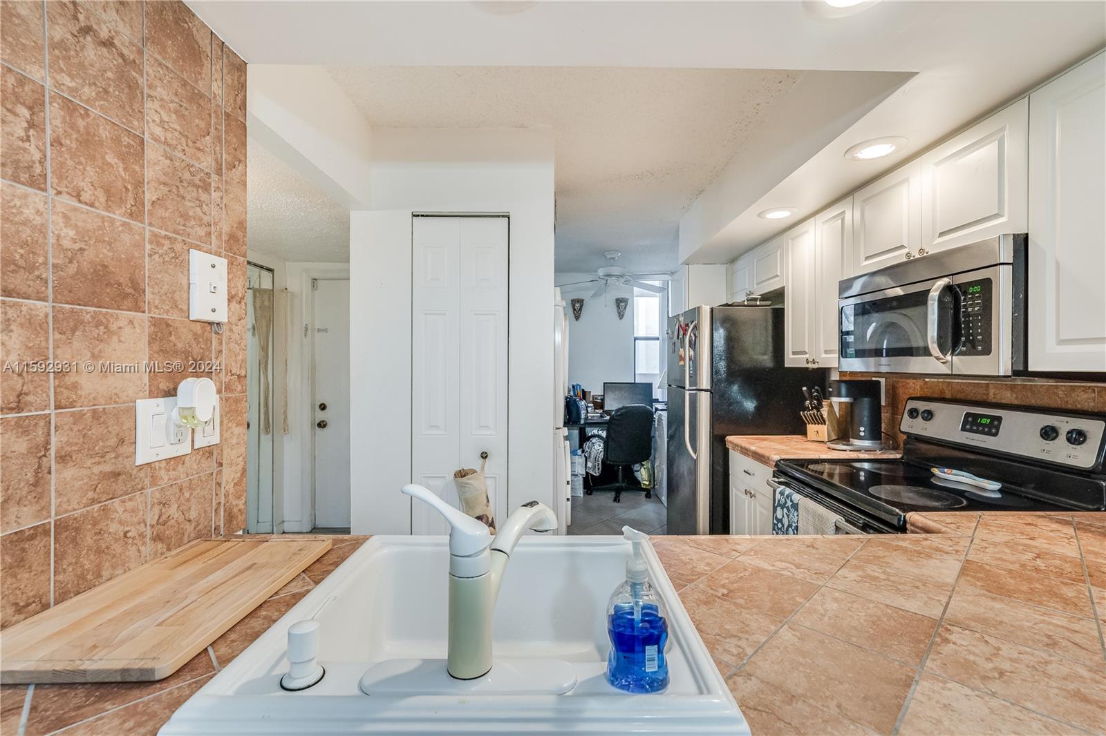6800 Cypress Road, Unit 412 Plantation, FL 33317 - Photo 12 of 25 Gallery Image 12