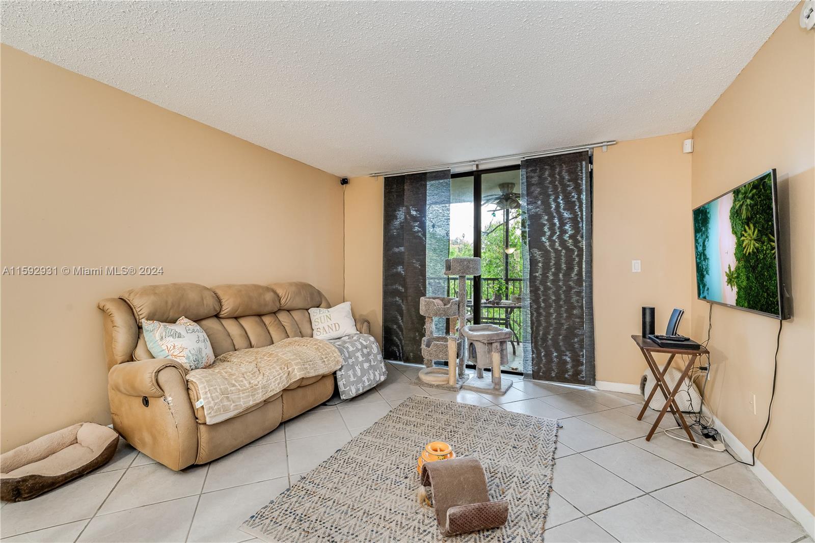 6800 Cypress Road, Unit 412 Plantation, FL 33317 - Photo 3 of 25 Gallery Image 3
