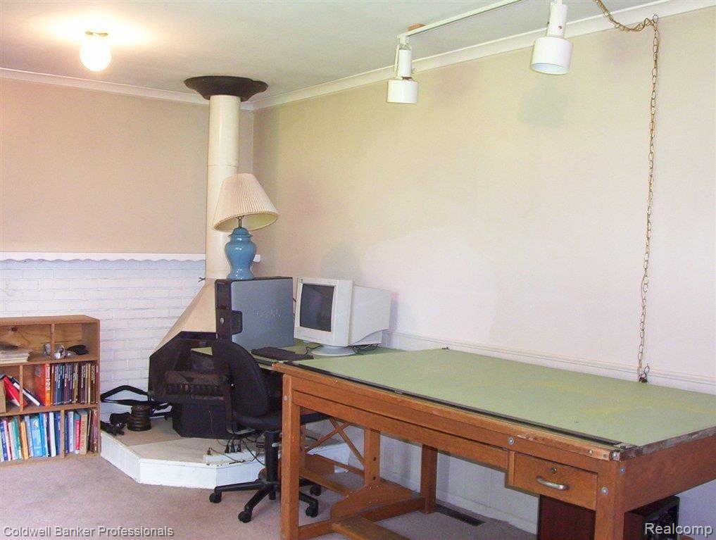 1961 Walton Blvd. Rochester, MI 48309 - Photo 6 of 24 100_2434.JPG