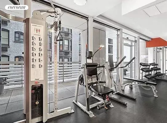 $1,150,000 | 70 West 45th Street, Unit 33C | Midtown Central