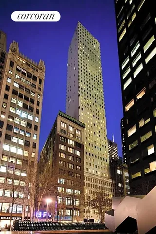 $1,150,000 | 70 West 45th Street, Unit 33C | Midtown Central