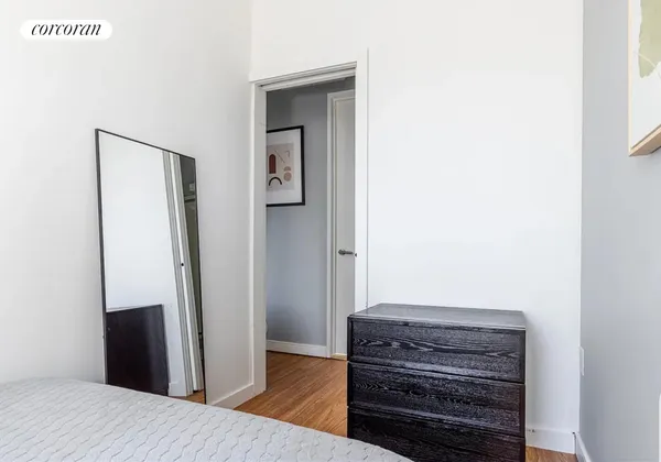 $1,150,000 | 70 West 45th Street, Unit 33C | Midtown Central