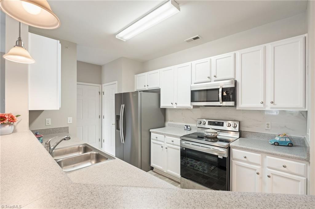 319 College Road, Unit 301 Greensboro, NC 27410 - Photo 25 of 45