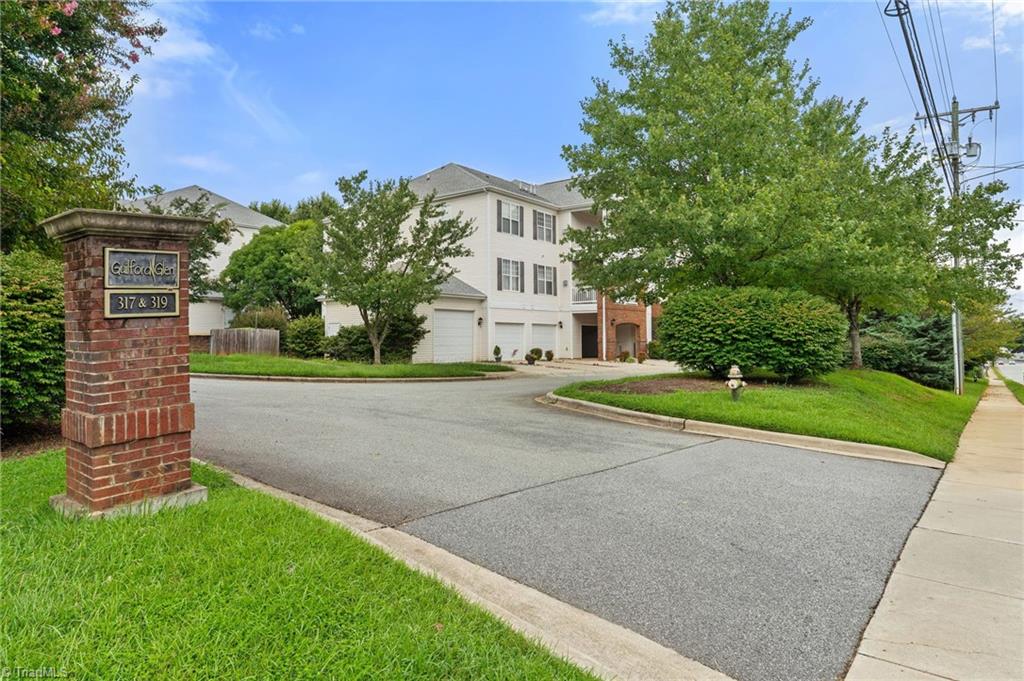 319 College Road, Unit 301 Greensboro, NC 27410 - Photo 4 of 45