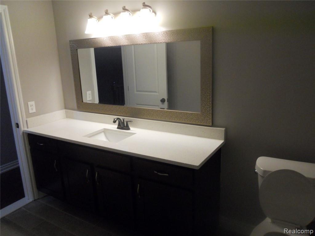 385 Apple Hill Lane Rochester Hills, MI 48306 - Photo 11 of 32