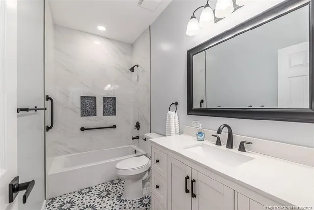 $289,900 | 5012 Southeast Mariner Garden Circle, Unit B11, Stuart, FL 34997