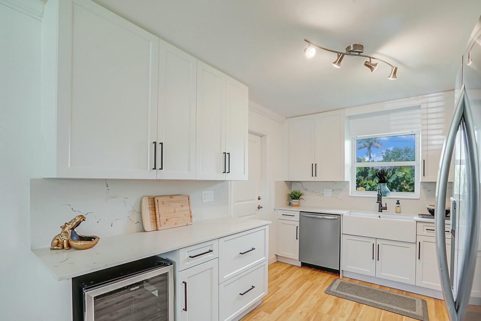 455 Northeast 34th Street Boca Raton, FL 33431 - Photo 15 of 27 Stainless Appliances & Quartz