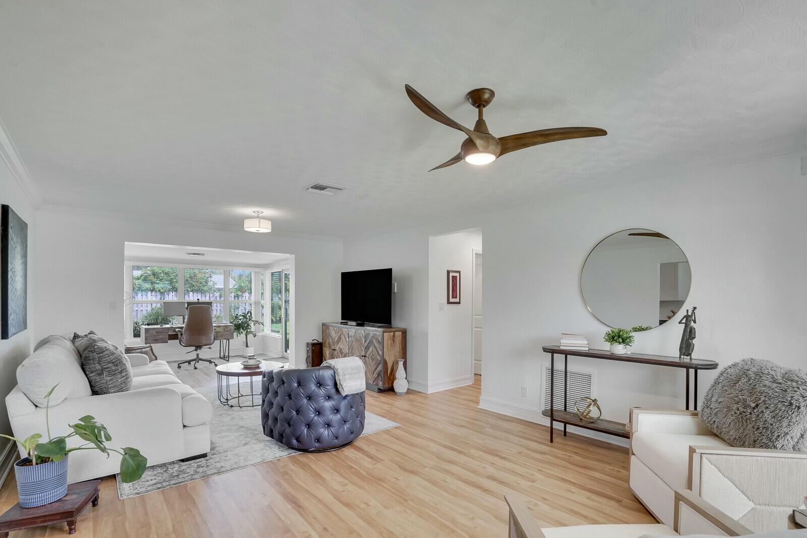 455 Northeast 34th Street Boca Raton, FL 33431 - Photo 7 of 27 Family Room