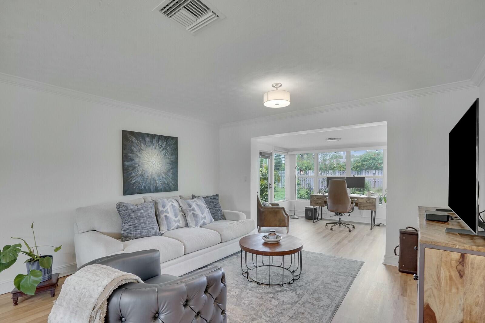 455 Northeast 34th Street Boca Raton, FL 33431 - Photo 8 of 27 Family Room