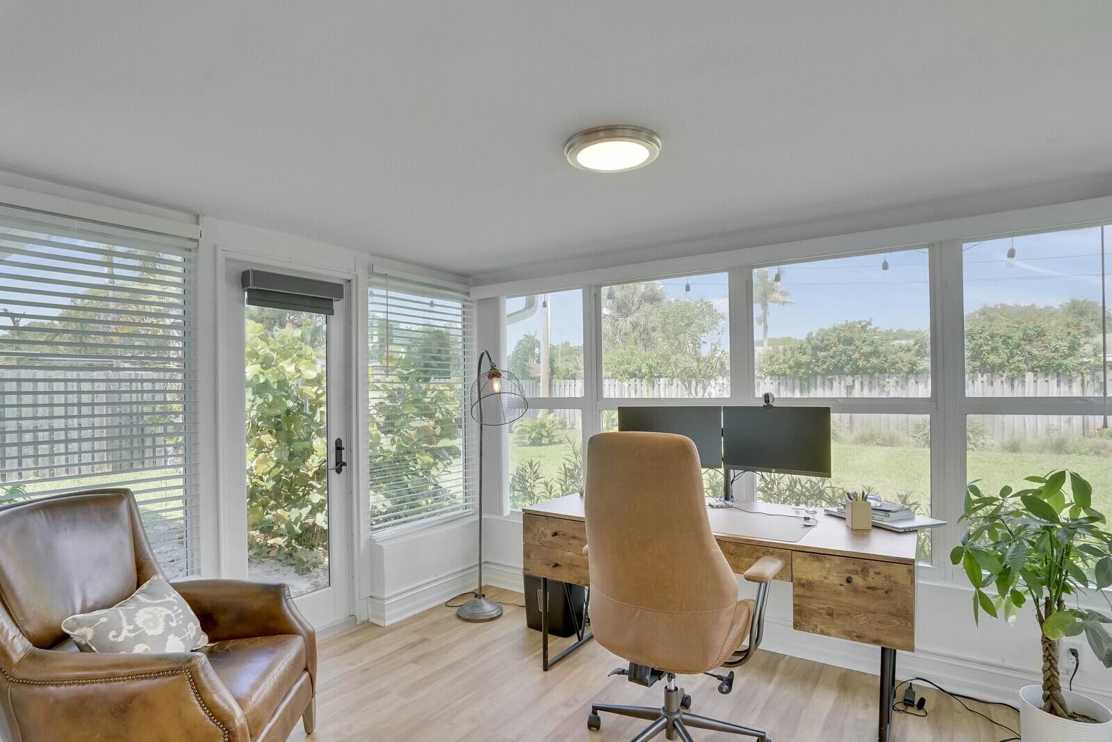 455 Northeast 34th Street Boca Raton, FL 33431 - Photo 10 of 27 Flexible Enclosed Bonus Room