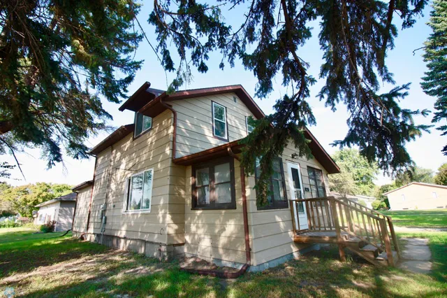 $107,000 | 1020 5th Avenue North, Wahpeton, ND 58075